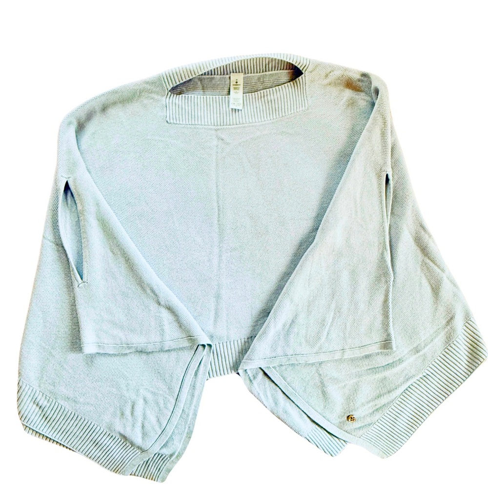 Women’s Lululemon light blue knit pullover one size fits all EUC